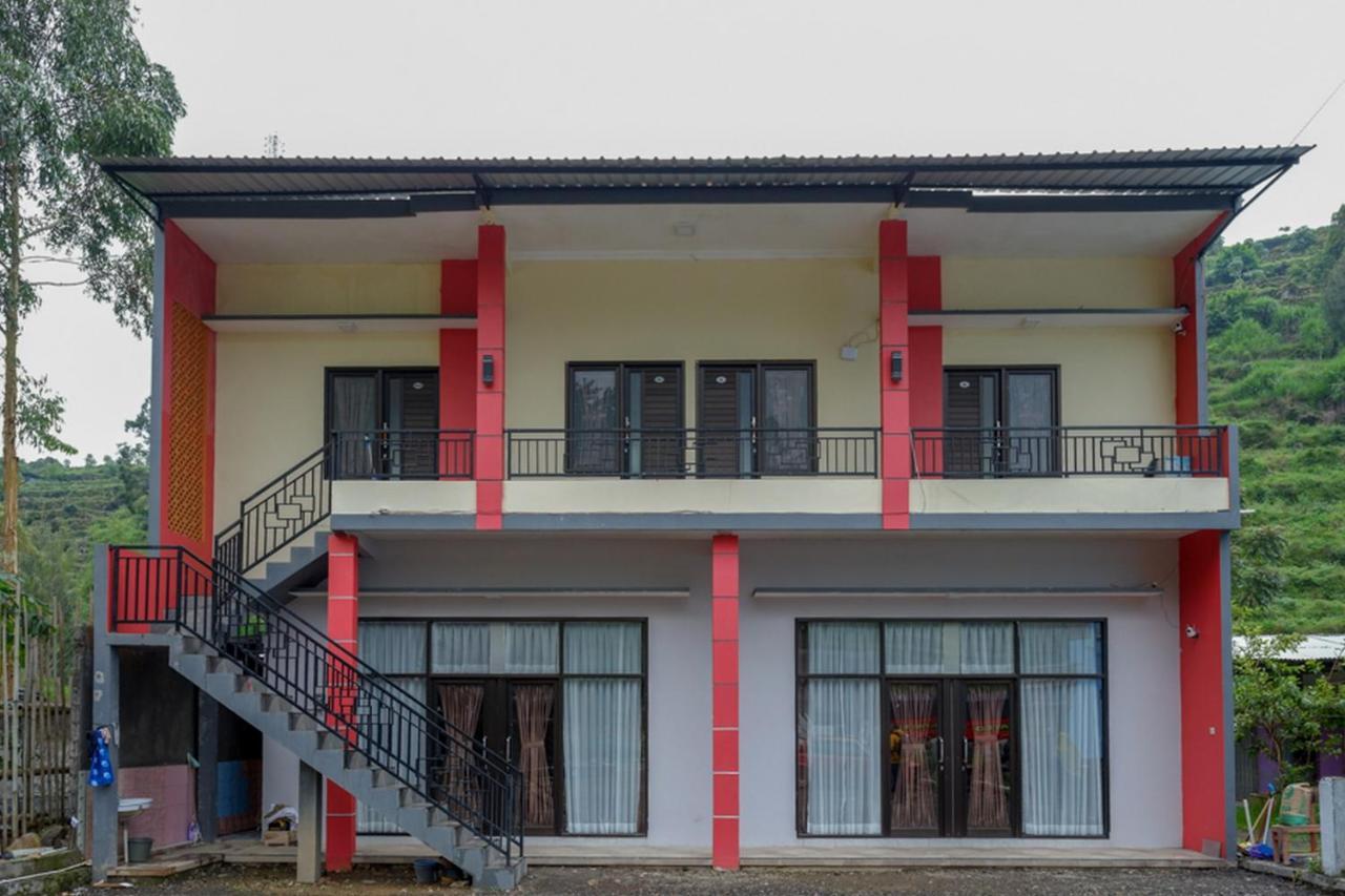 Reddoorz @ Gerbang Dieng Plateau Area Wonosobo Buitenkant foto